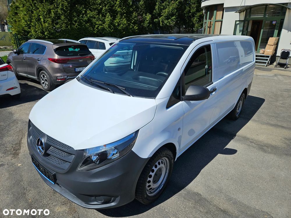 Mercedes-Benz VITO 4X4 LONG KLIMA AUTOMAT REJ.02 2021 3OSOBOWY CIEŻAROWY - 17