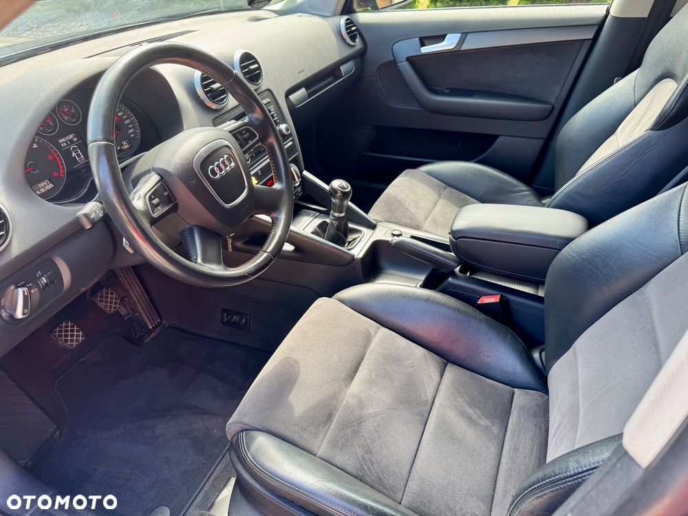 Audi A3 3-drzwiowe 2.0 TDI Attraction - 12