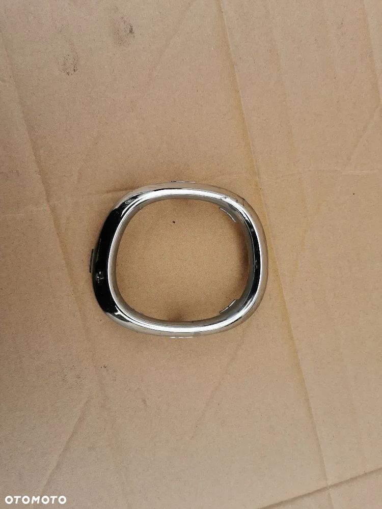 RAMKA CHROM HALOGENU PRAWY KIA PICANTO GT 86566-G6310