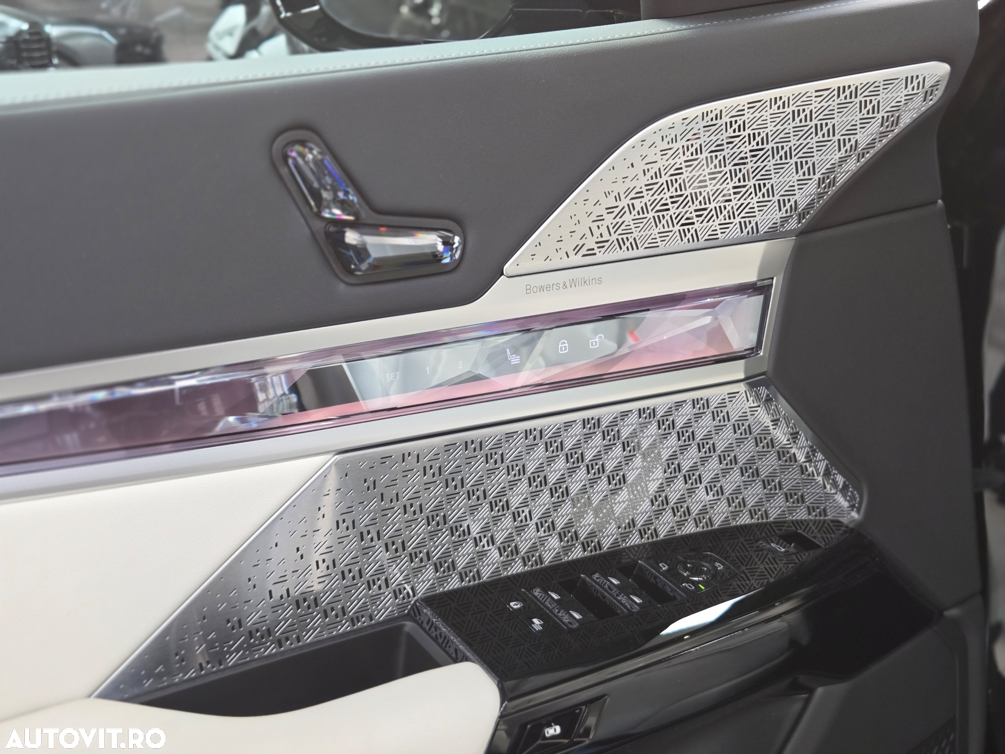 BMW Seria 7 740d xDrive MHEV - 17