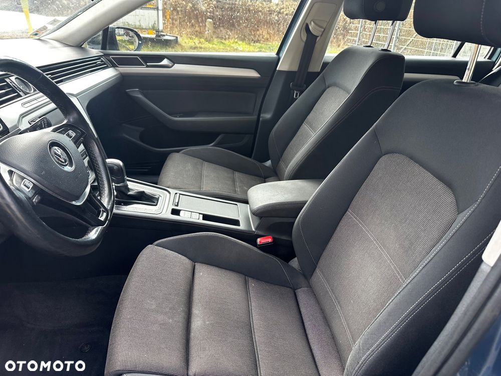 Volkswagen Passat - 10