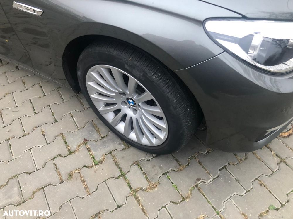 BMW Seria 5 530d xDrive - 10