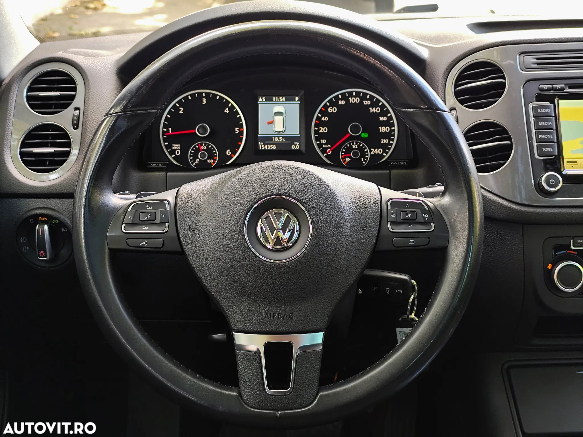 Volkswagen Tiguan 2.0 TDI 4Motion DSG Sport & Style - 29