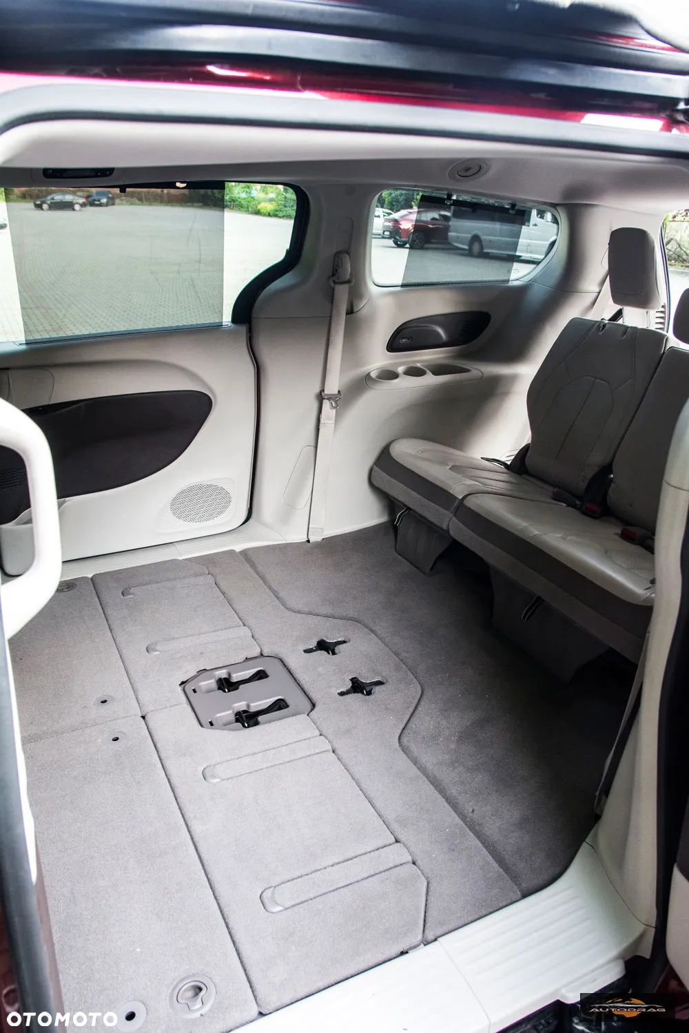 Chrysler Pacifica - 35