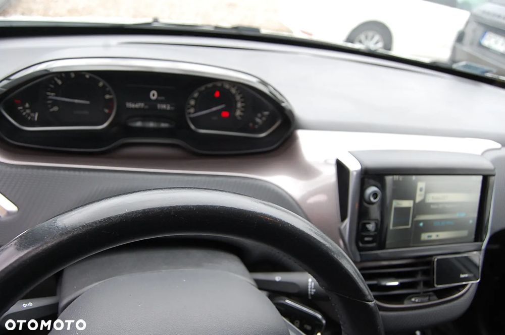 Peugeot 2008 - 8