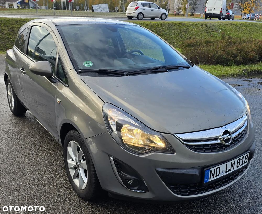 Opel Corsa 1.4 16V Color Edition - 4