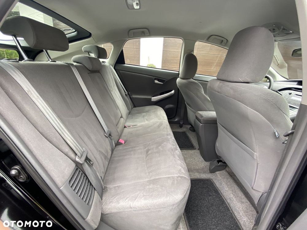 Toyota Prius (Hybrid) - 21