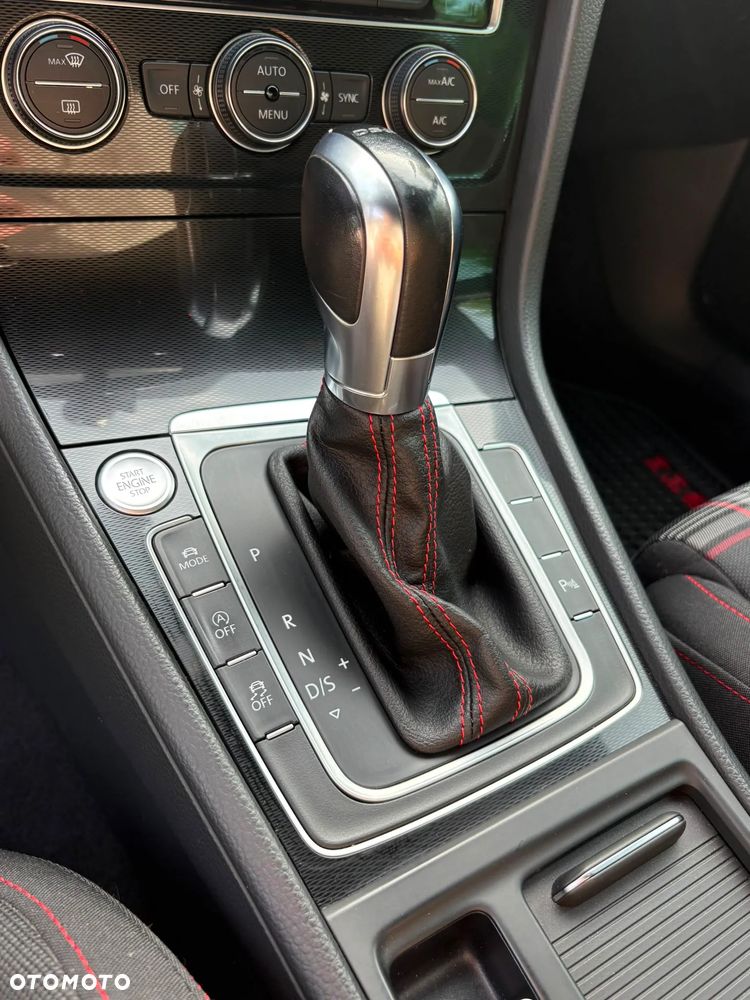 Volkswagen Golf - 13