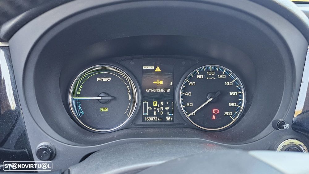 Mitsubishi Outlander - 15