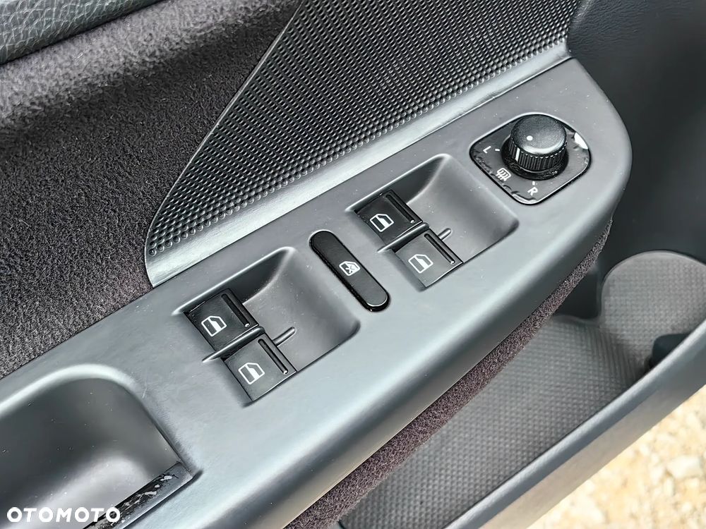 Volkswagen Golf 1.6 FSI GT Sport - 24