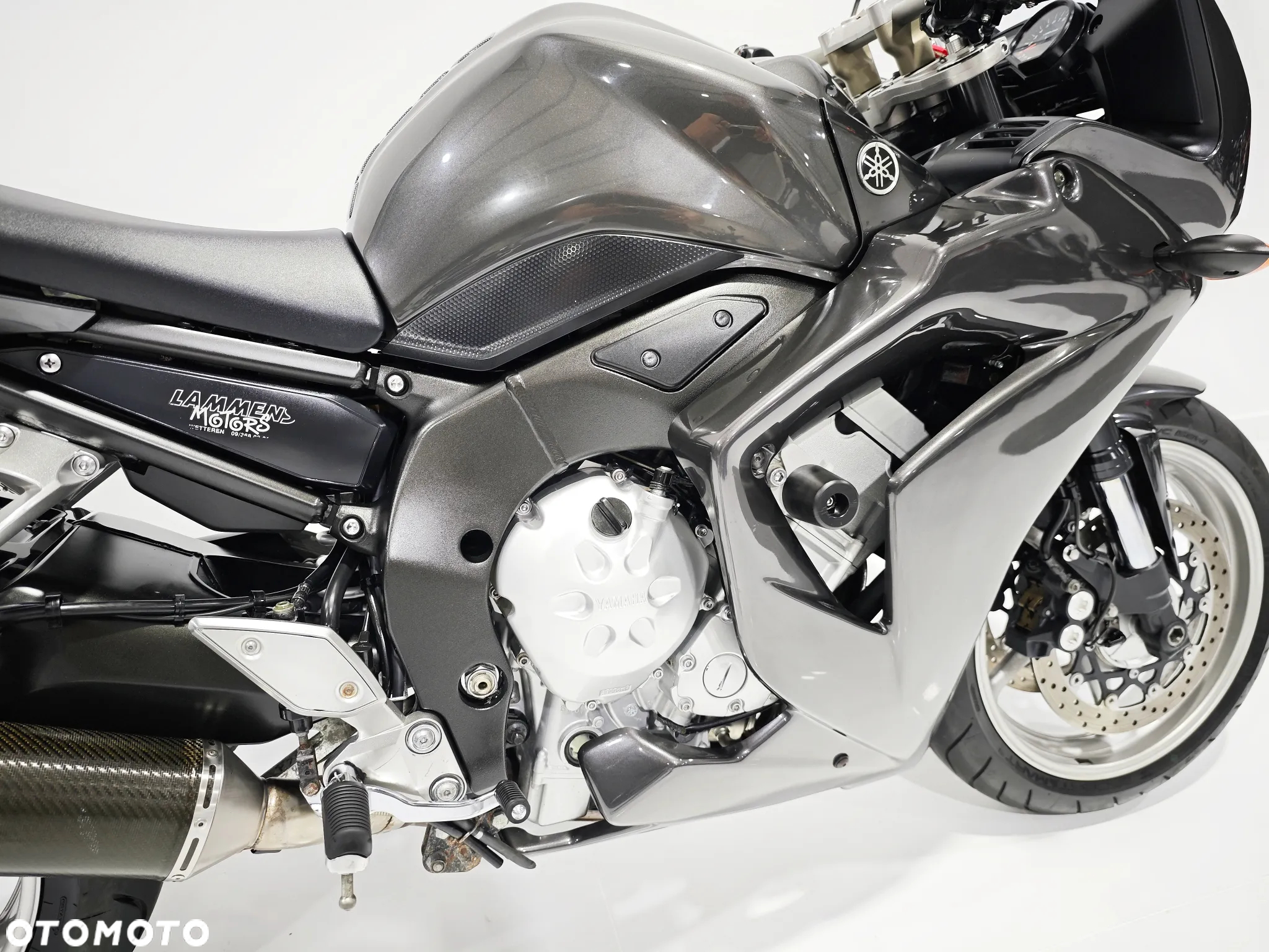 Yamaha FZ - 11
