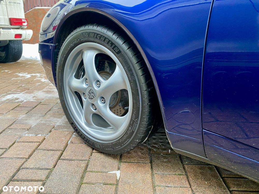 Porsche 911 Carrera - 13