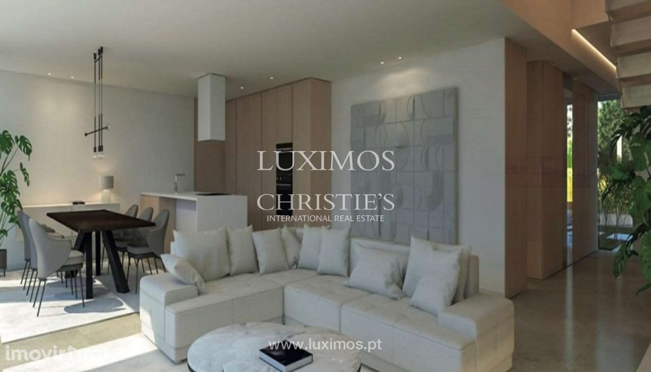 Moradia V4+1 com jardim, piscina e vistas de mar à venda em Valadares - Grande imagem: 3/8