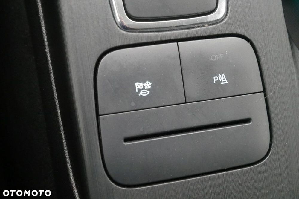 Ford Kuga - 22