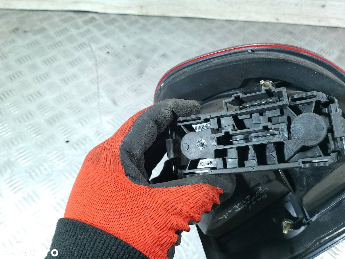 LAMPA TYLNA PRAWA SEAT CORDOBA I SEDAN - 2