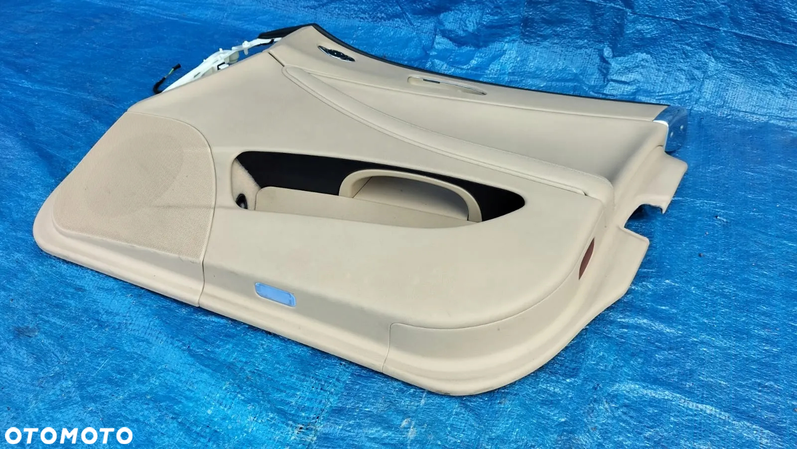 BOCZEK TAPICERKA DRZWI PRAWY PRZÓD BEŻOWY PODŁOKIETNIK ZAŚLEPKA A2197207870 A2197202048 A2197270628 MERCEDES CLS W219 C219 - 4
