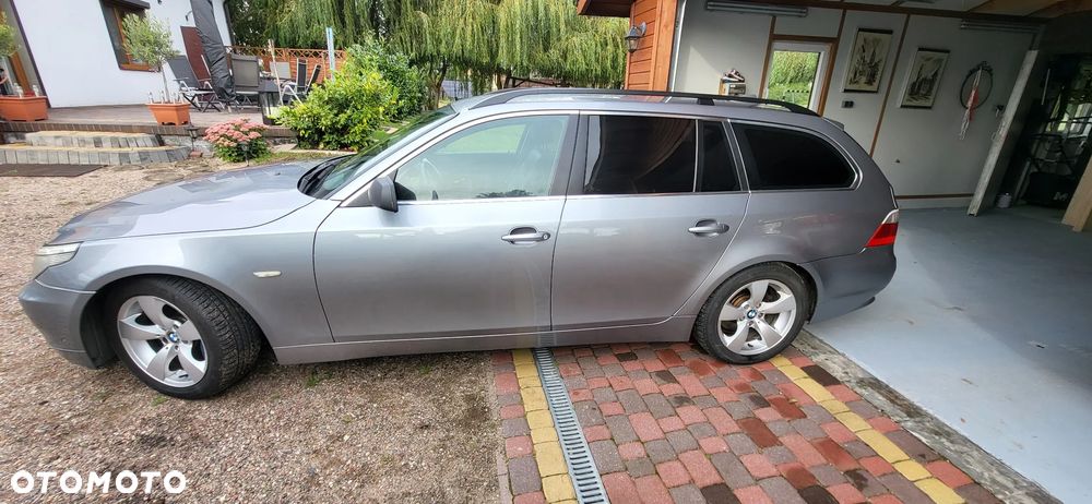 BMW Seria 5 525d Touring - 4