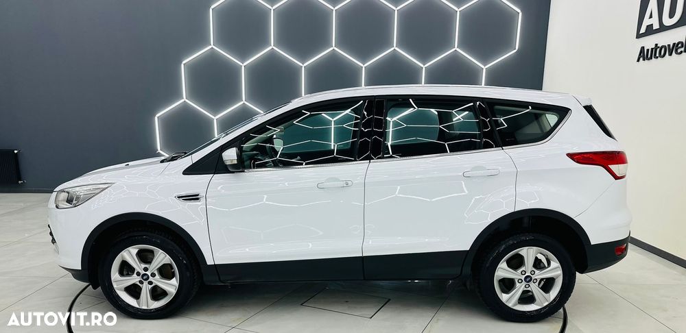 Ford Kuga 2.0 TDCi 4x4 Trend - 32