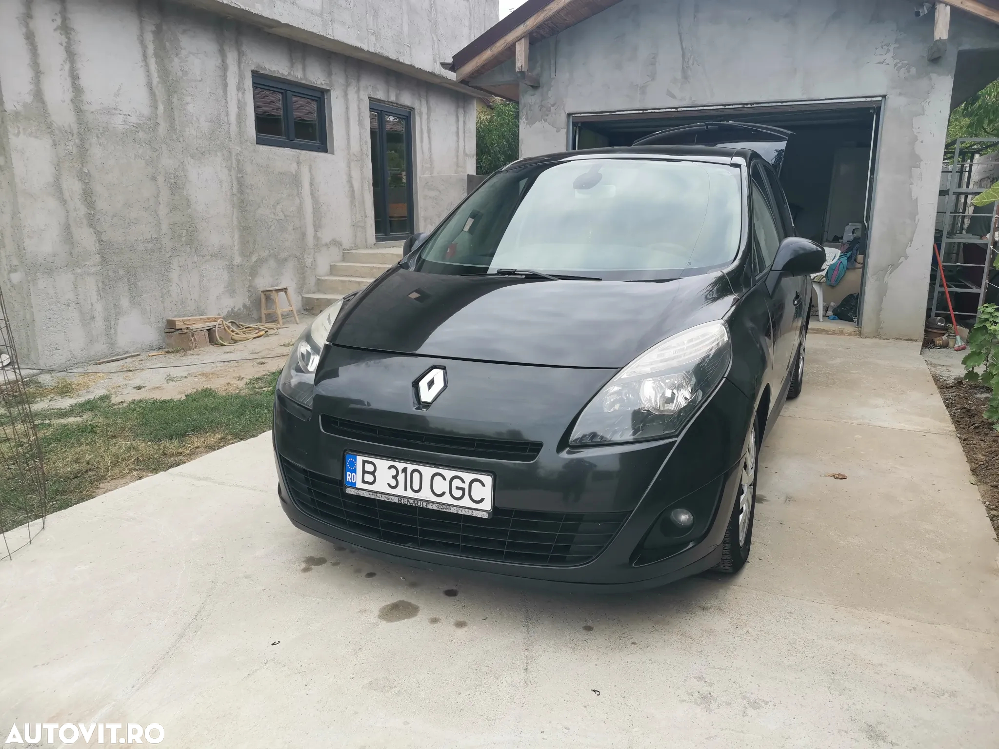 Renault Grand Scenic - 8