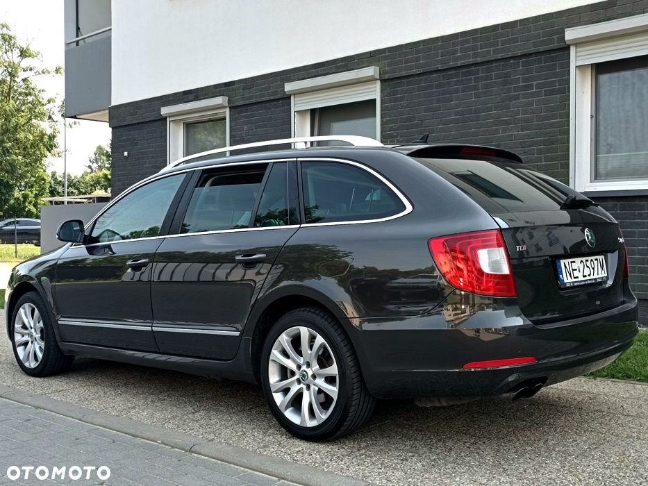 Skoda Superb 2.0 TDI DSG Exclusive - 14