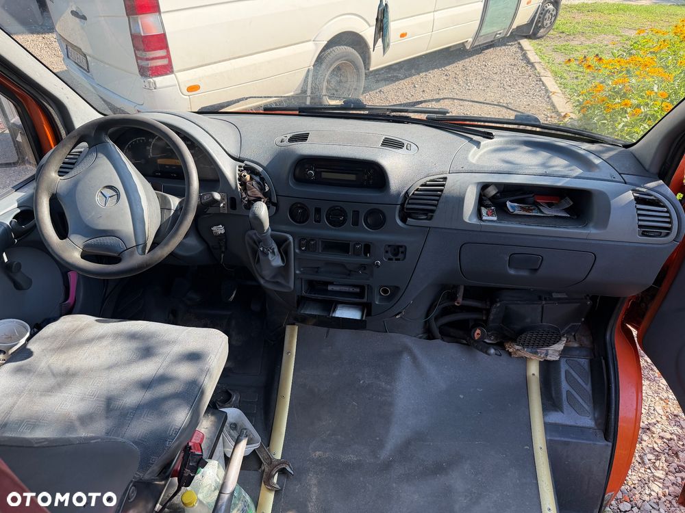 Mercedes-Benz Sprinter - 4