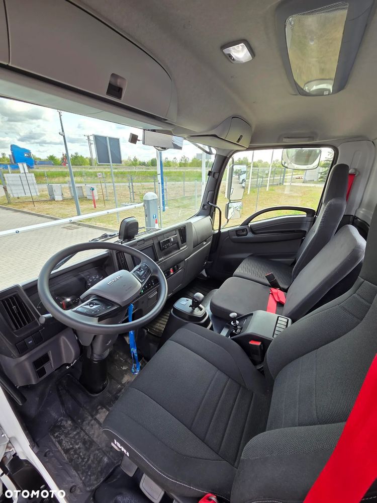 Isuzu F12 - 9