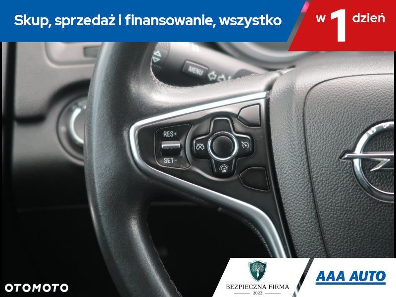 Opel Insignia - 17