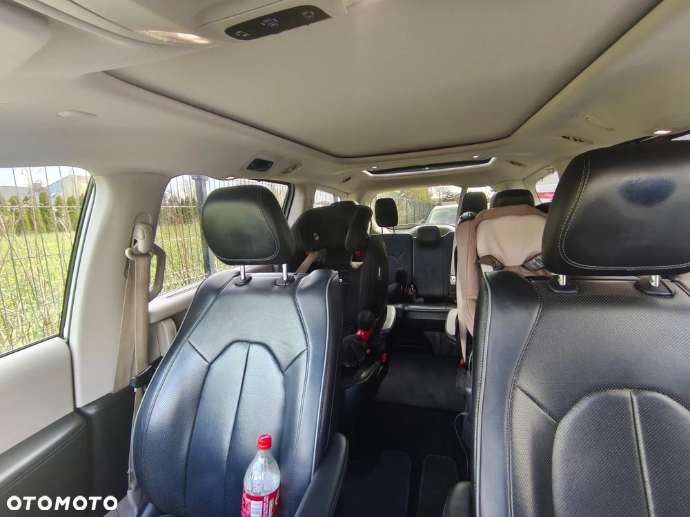 Chrysler Pacifica - 11