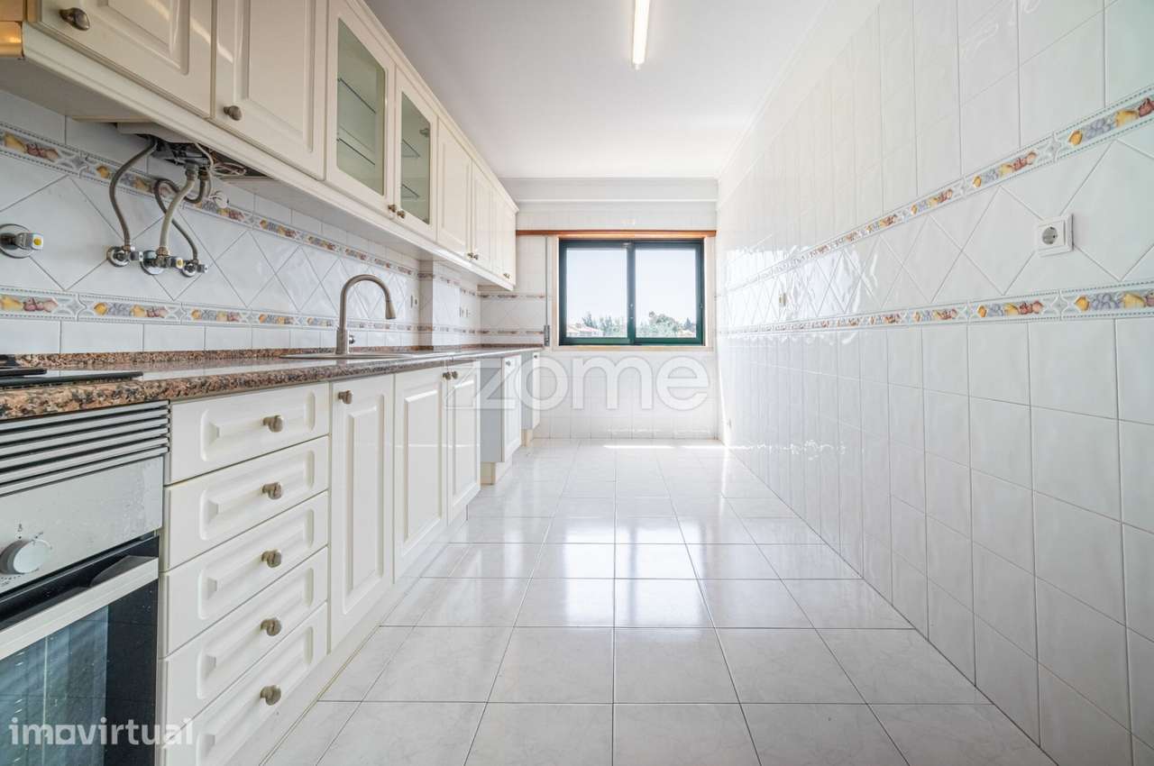 Apartamento T3 com duas Suites e Garagem no Centro de Tires - S.D.Rana - Grande imagem: 5/18
