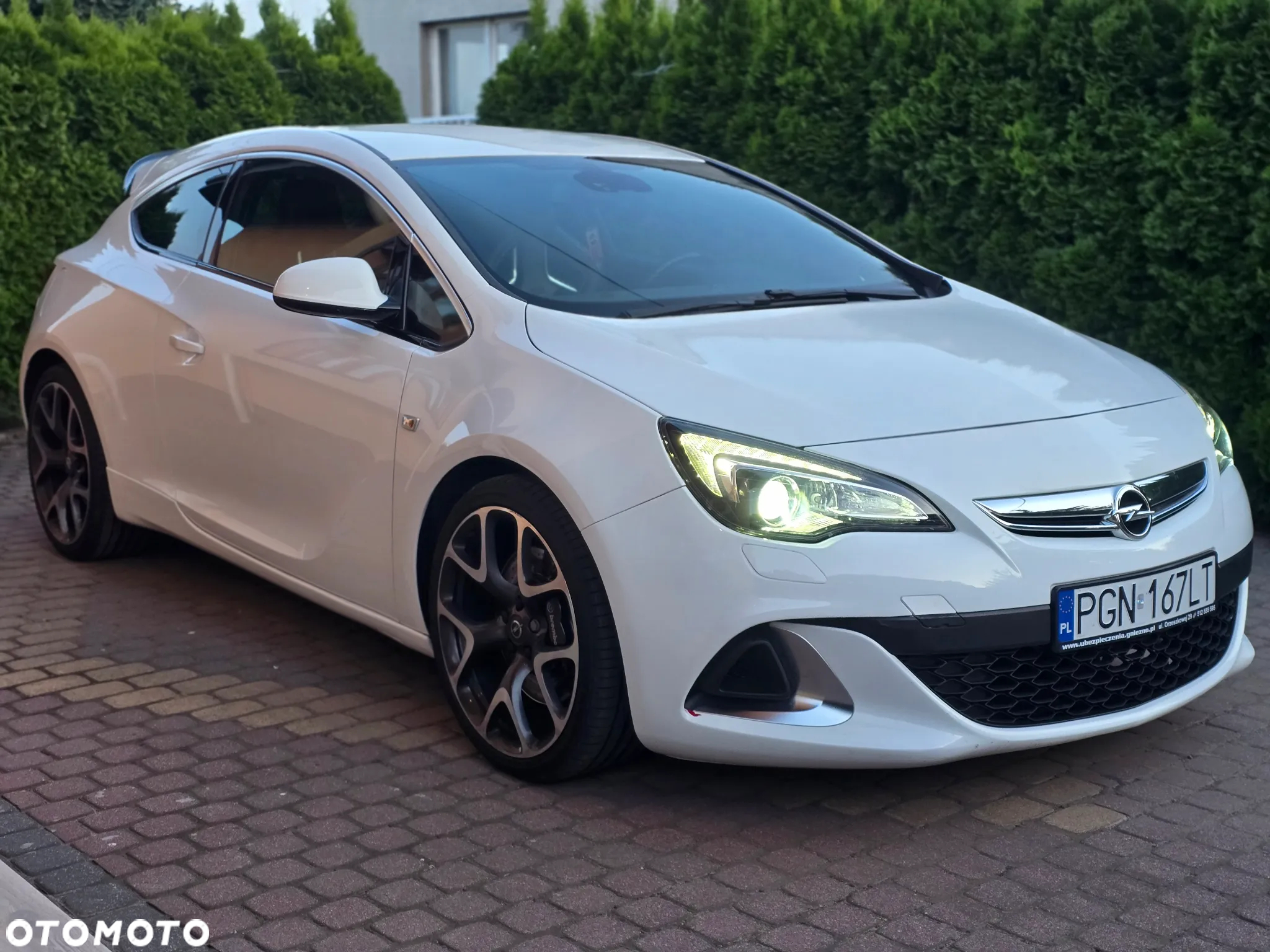 Opel Astra IV GTC OPC - 9