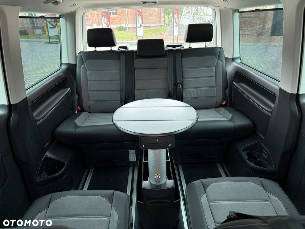 Volkswagen Multivan - 23