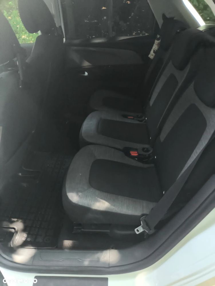 Citroën C4 Picasso 1.6 HDi Seduction - 9