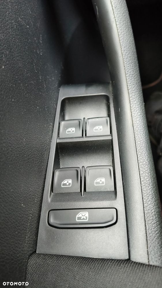 Skoda Fabia 1.2 TSI Monte Carlo - 33