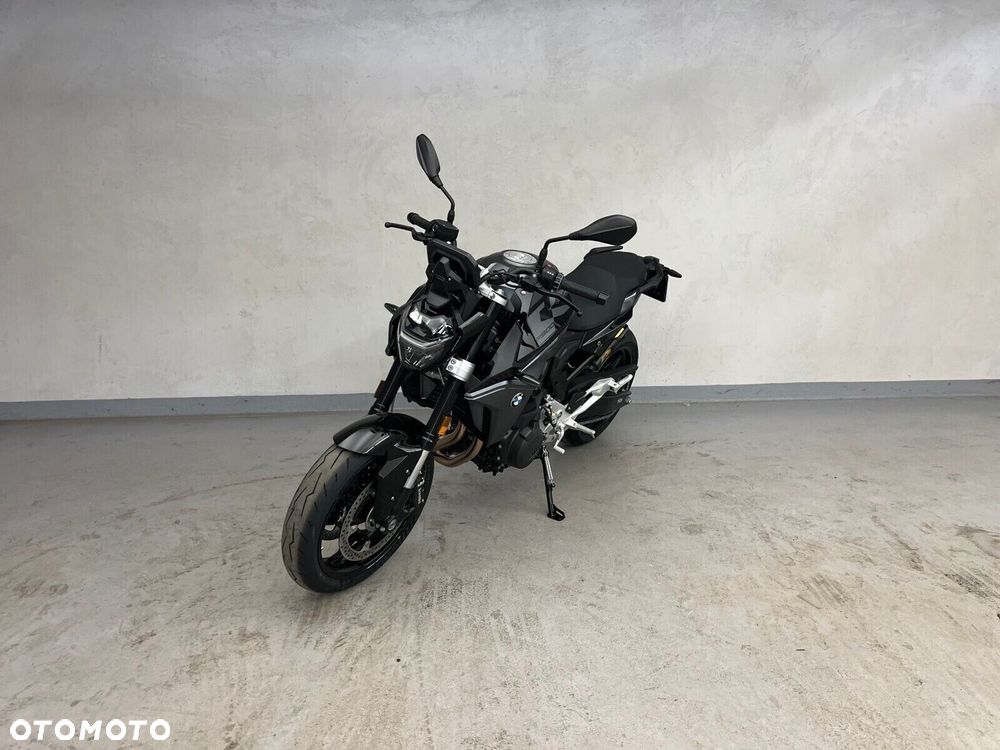 BMW F - 3