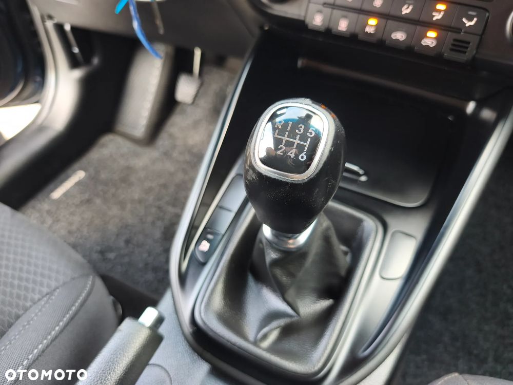 Kia Carens 1.6 GDI M EU6 - 28