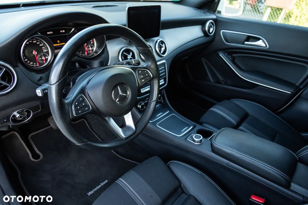 Mercedes-Benz CLA 250 7G-DCT - 10