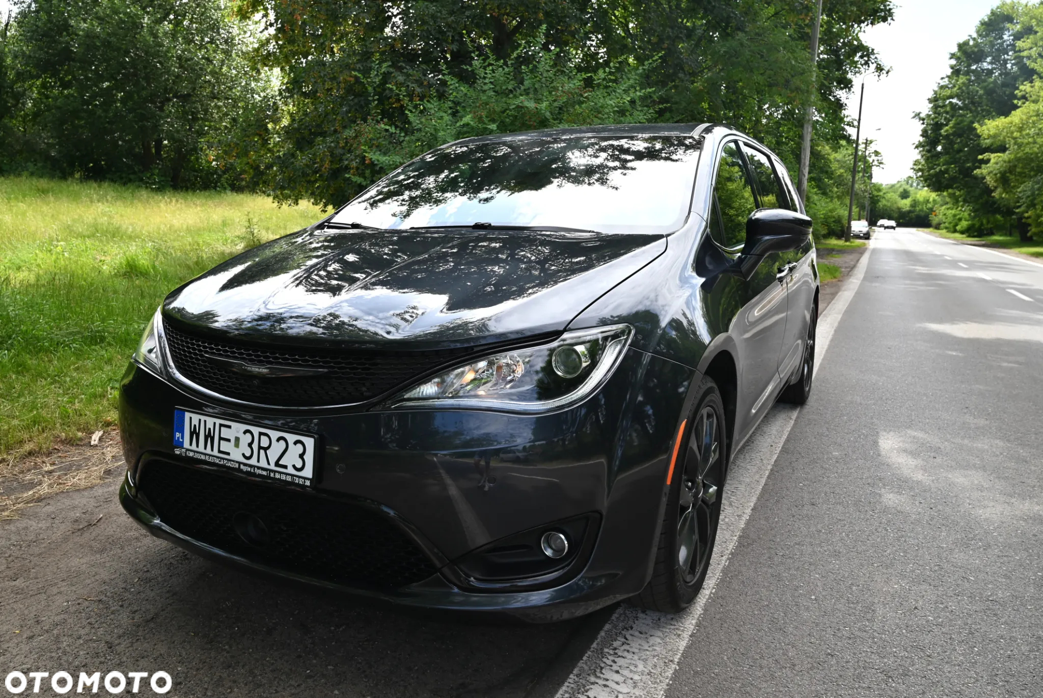 Chrysler Pacifica - 8