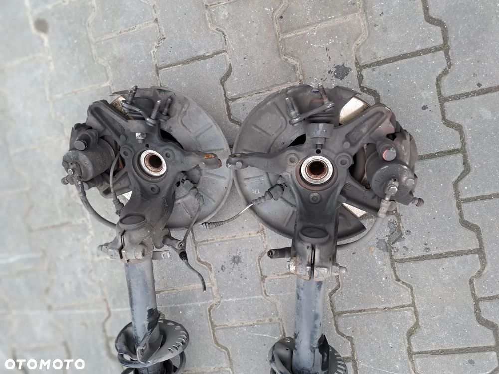 Volkswagen Golf VI Zwrotnica lewa prawa kopyto mc-pherson - 4