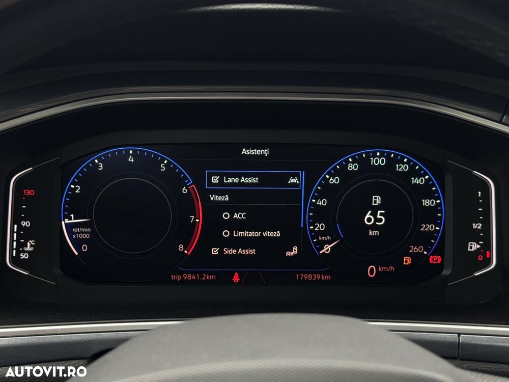 Volkswagen T-Roc - 16