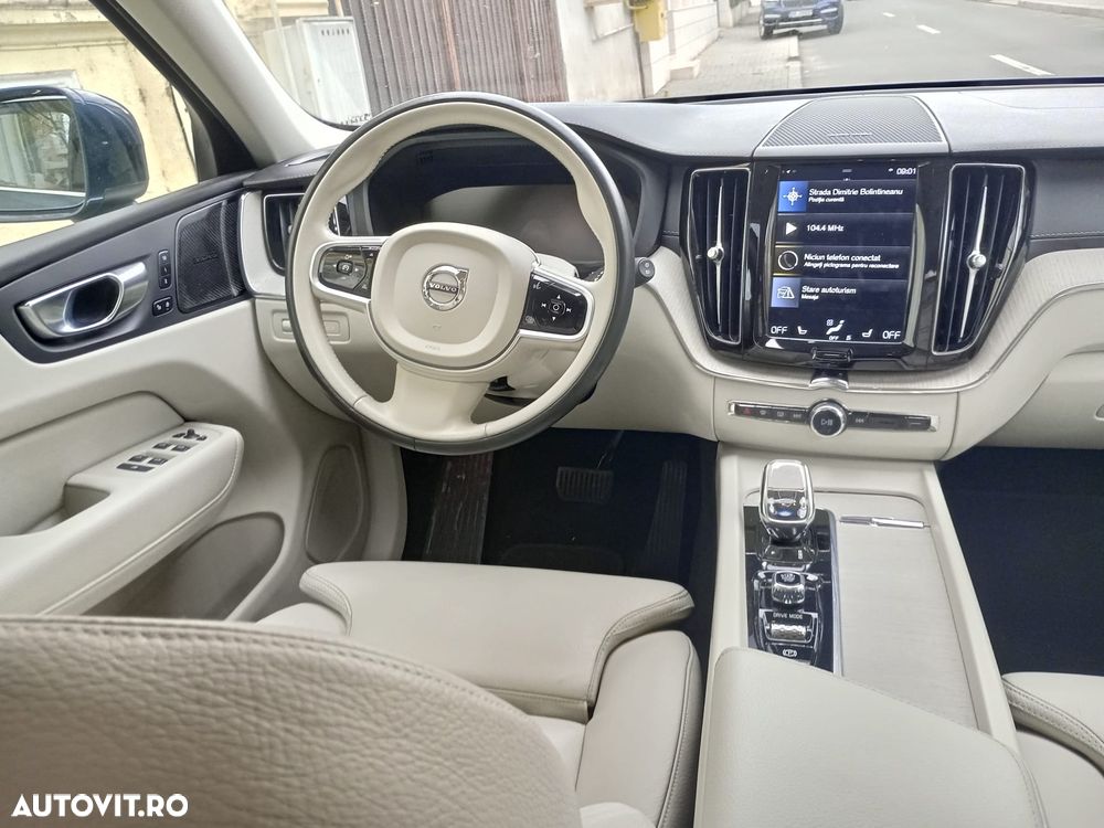 VOLVO XC60 2020 — imagine 10