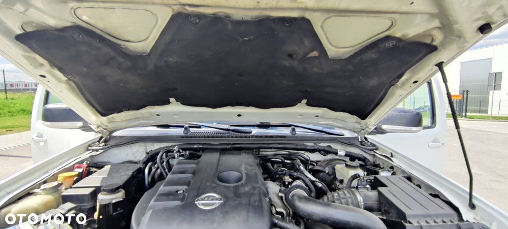 Nissan Pathfinder 2.5 DCi LE - 16