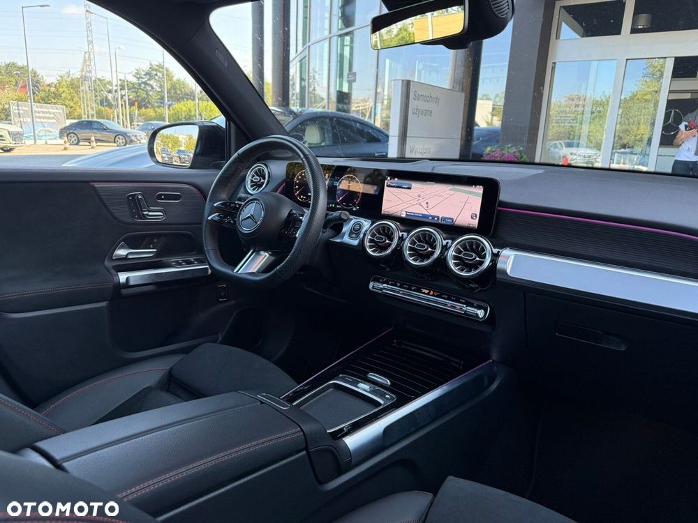 Mercedes-Benz GLB - 14