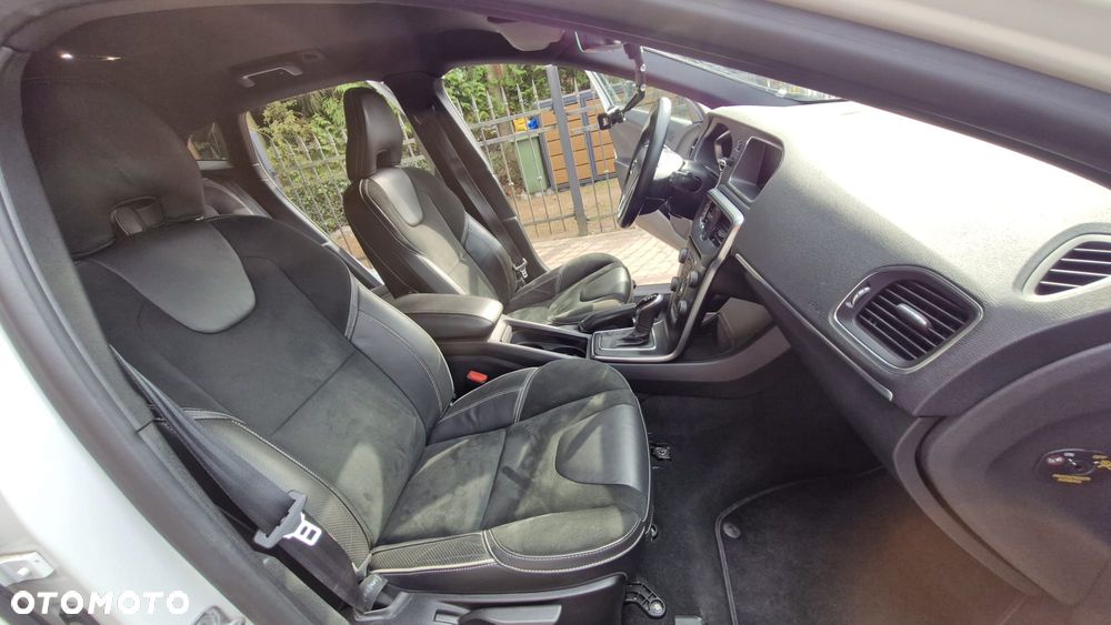 Volvo V40 D3 Drive-E R-Design Momentum - 13