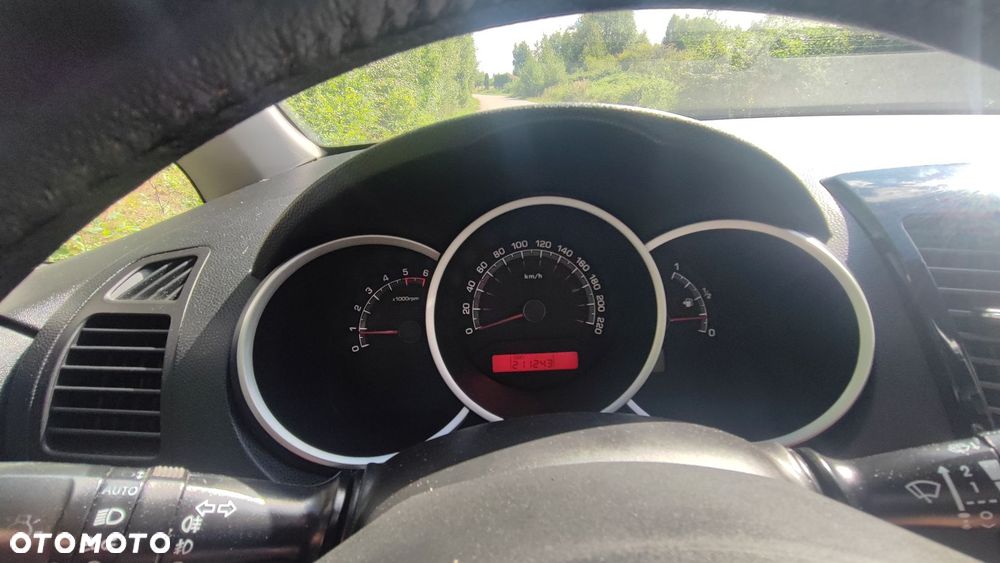 Kia Venga 1.4 CRDi 90 Vision - 16