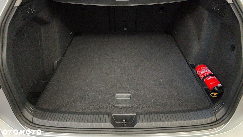 Volkswagen Golf 2.0 TDI Life - 12