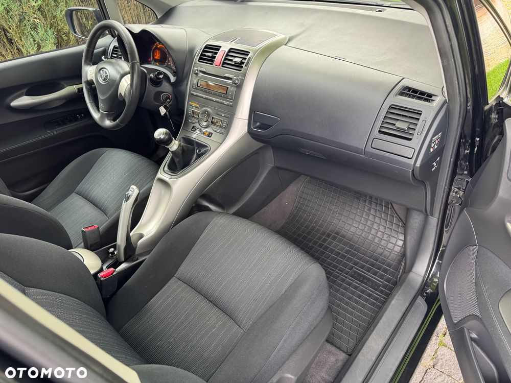 Toyota Auris 1.6 Executive - 31