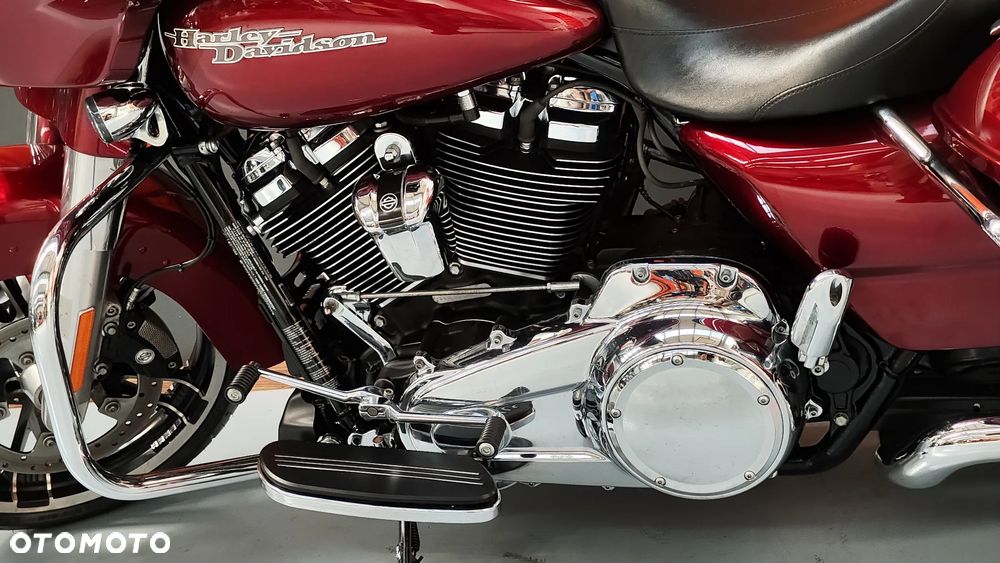 Harley-Davidson Touring Street Glide - 25