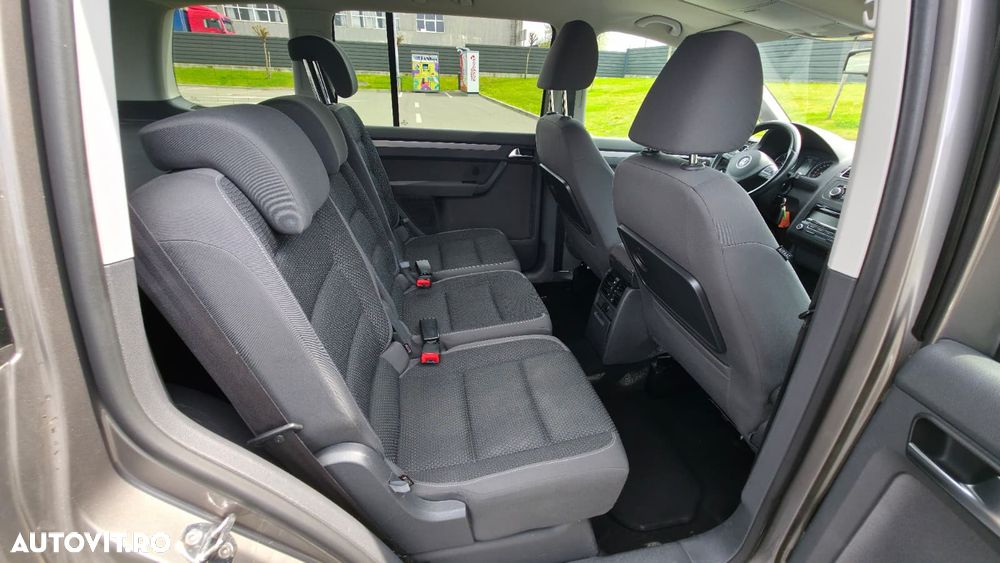 Volkswagen Touran 1.6 TDI DPF Highline - 24