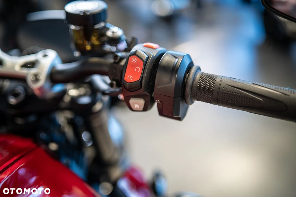 Triumph Street Triple - 26