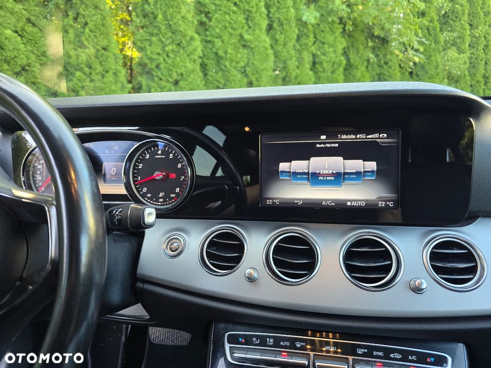 Mercedes-Benz Klasa E 200 9G-TRONIC - 27